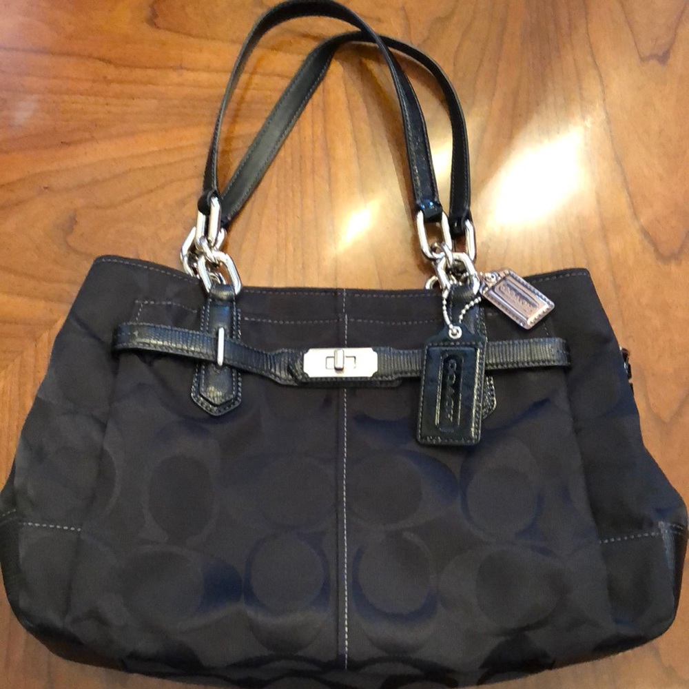 Authentic Signature Coach bag - Black